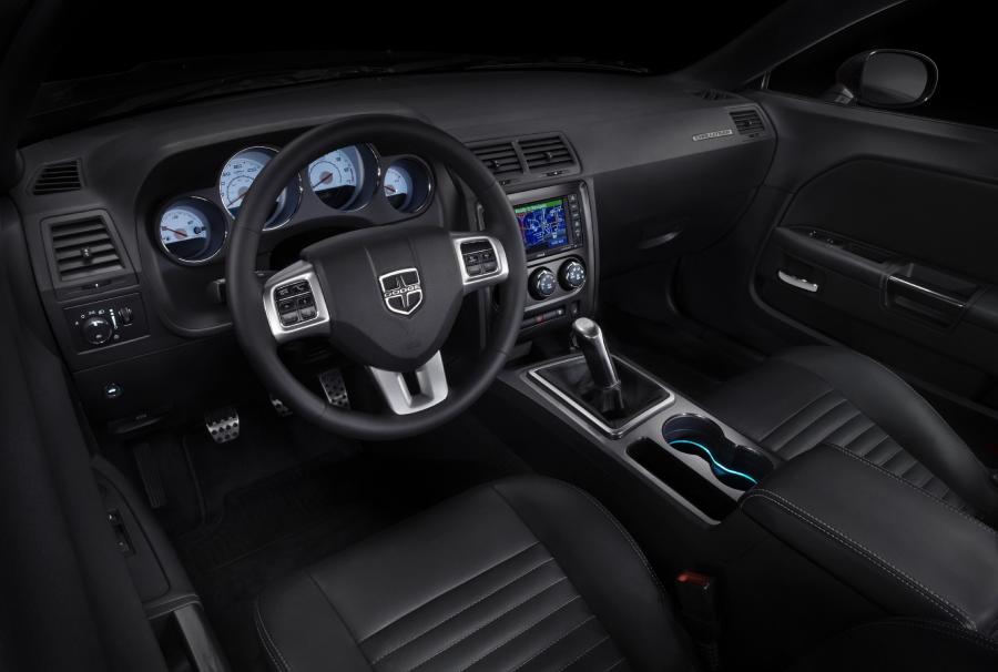  Dodge Challenger R/T 2011 года  (фото 8 из 28)